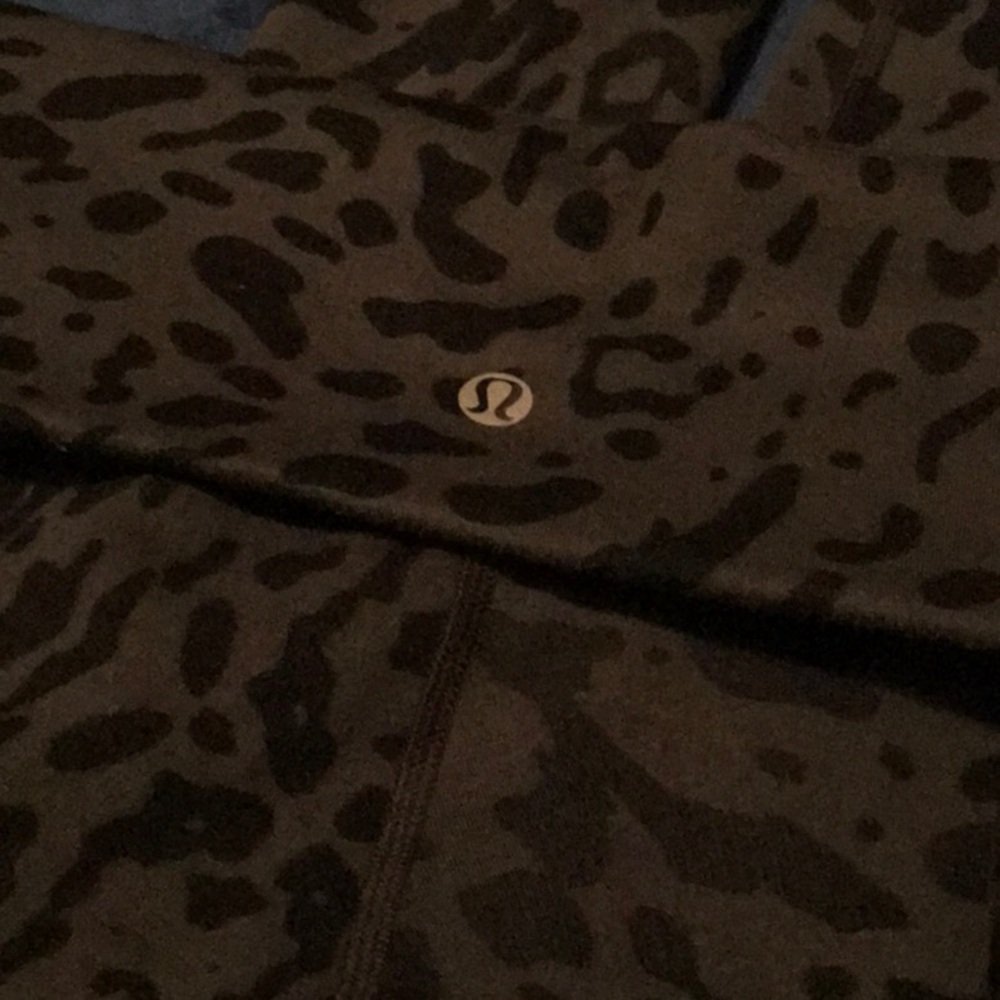 Lululemon leopard black and grey print leggings